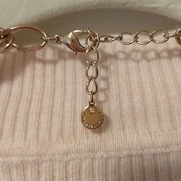 🆕ABSOLUTELY STUNNING GOLD NECKLACE & EARRINGS🆕 - Picture 5 of 9